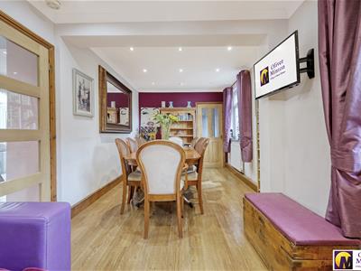 Kitchen / Breakfast Room
